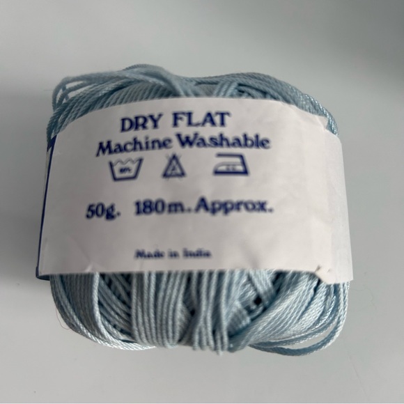 Six balls of baby blue knitting cotton yarns size 5 - Picture 6 of 8